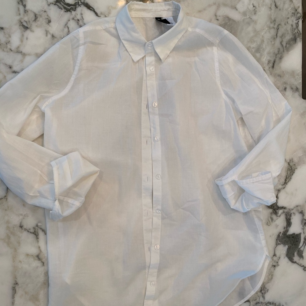 Women’s Divided white button up blouse XS